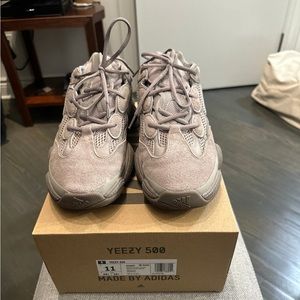 Yeezy 500 ash gry